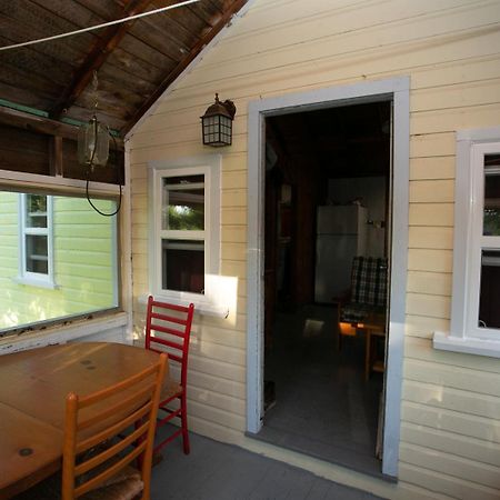 Fun Place With A Sandy Beach For Swimming, Boating, And Fishing, Featuring 3 Available Cabins Fenelon Falls Kültér fotó