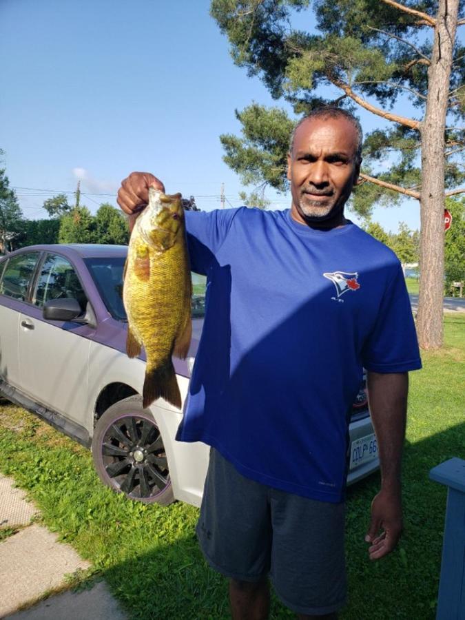 Fun Place With A Sandy Beach For Swimming, Boating, And Fishing, Featuring 3 Available Cabins Fenelon Falls Kültér fotó
