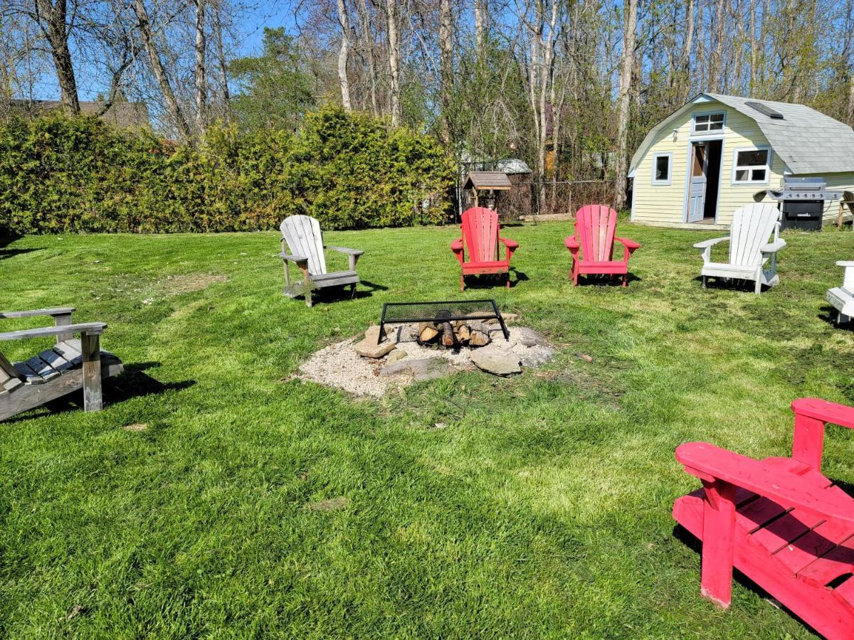 Fun Place With A Sandy Beach For Swimming, Boating, And Fishing, Featuring 3 Available Cabins Fenelon Falls Kültér fotó