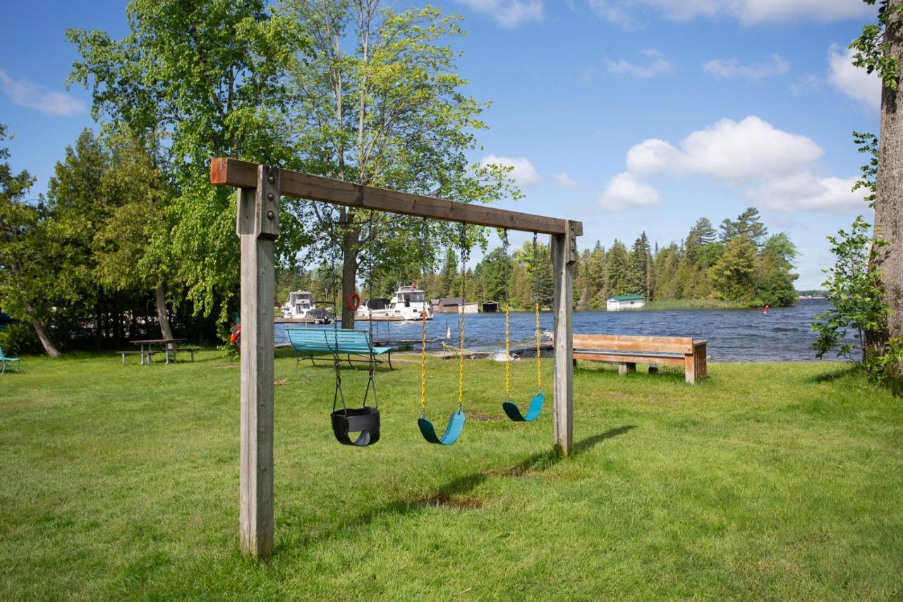 Fun Place With A Sandy Beach For Swimming, Boating, And Fishing, Featuring 3 Available Cabins Fenelon Falls Kültér fotó