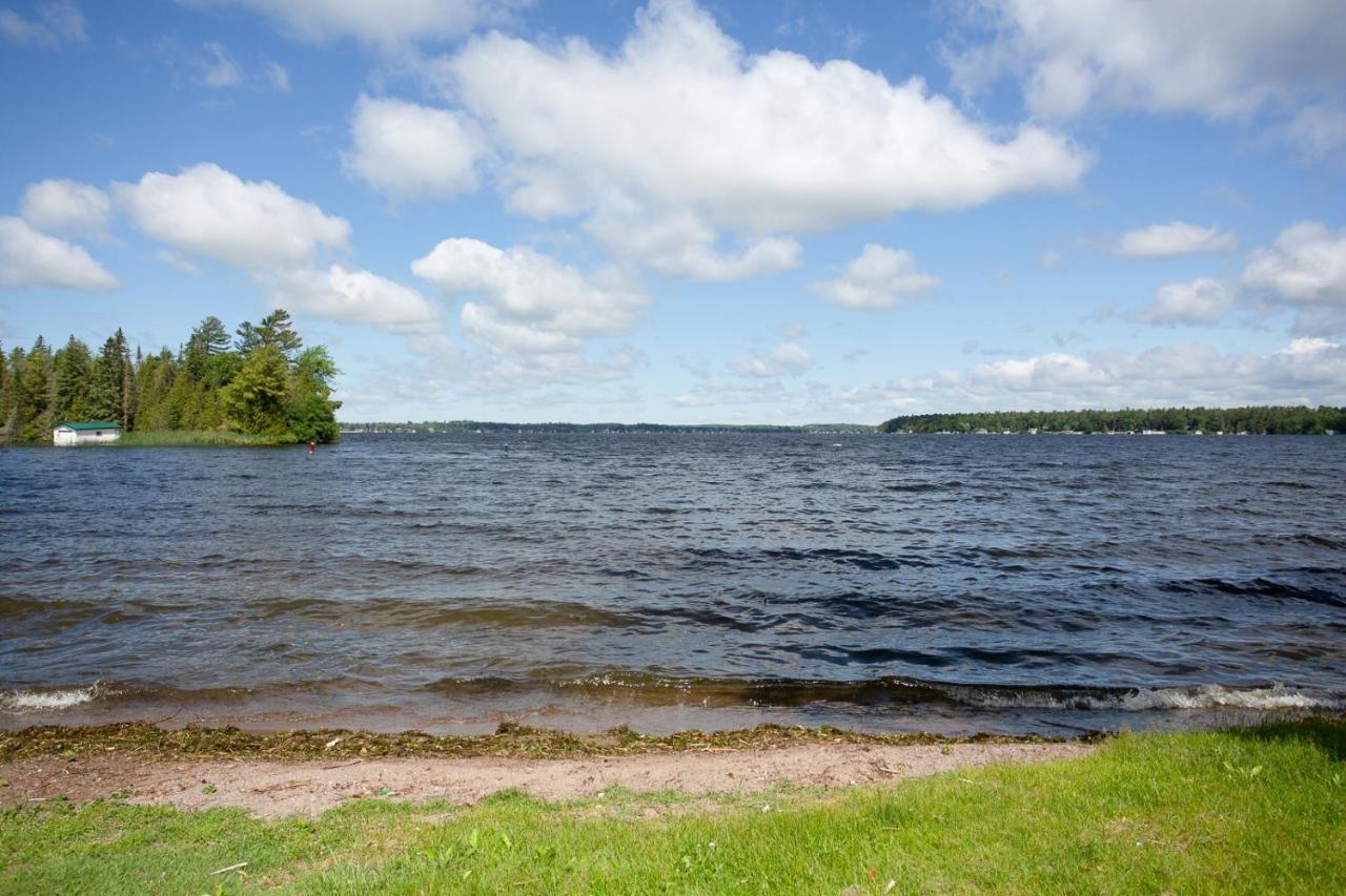 Fun Place With A Sandy Beach For Swimming, Boating, And Fishing, Featuring 3 Available Cabins Fenelon Falls Kültér fotó