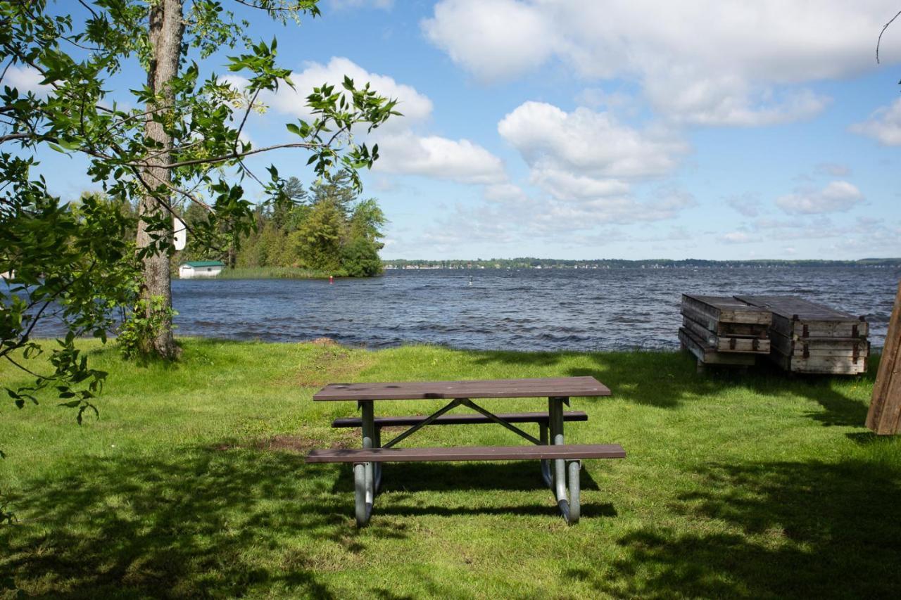 Fun Place With A Sandy Beach For Swimming, Boating, And Fishing, Featuring 3 Available Cabins Fenelon Falls Kültér fotó