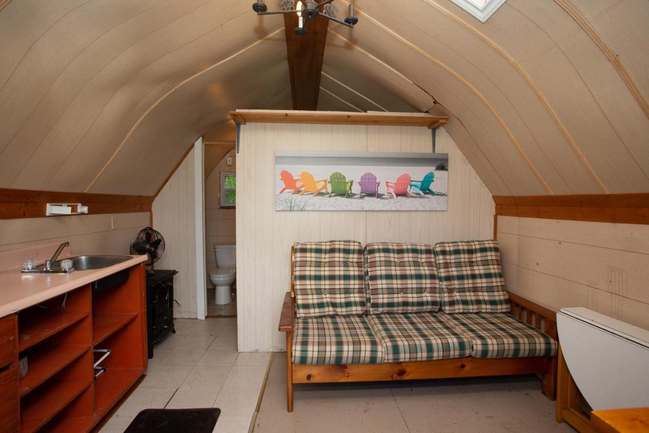 Fun Place With A Sandy Beach For Swimming, Boating, And Fishing, Featuring 3 Available Cabins Fenelon Falls Kültér fotó