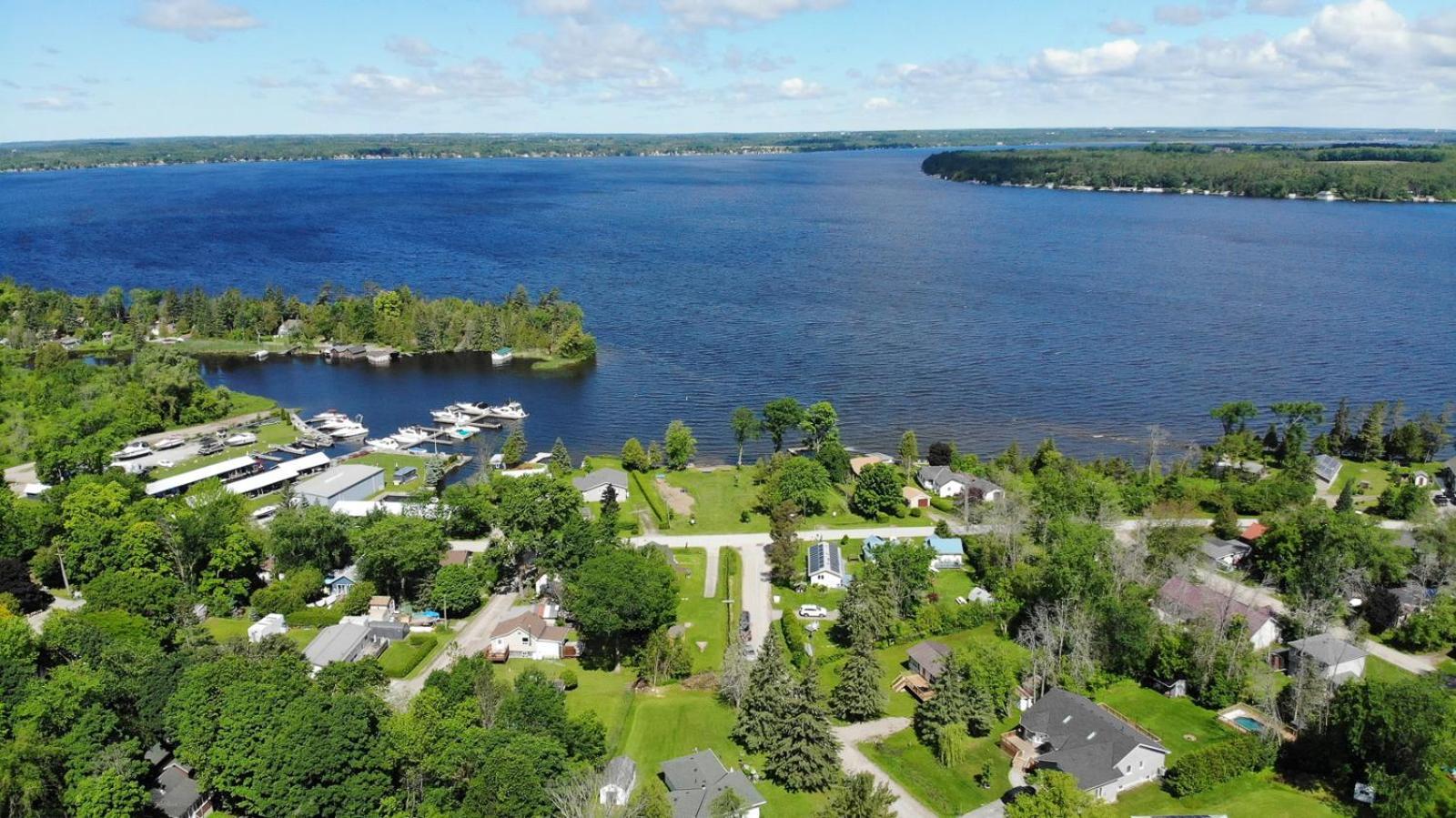 Fun Place With A Sandy Beach For Swimming, Boating, And Fishing, Featuring 3 Available Cabins Fenelon Falls Kültér fotó