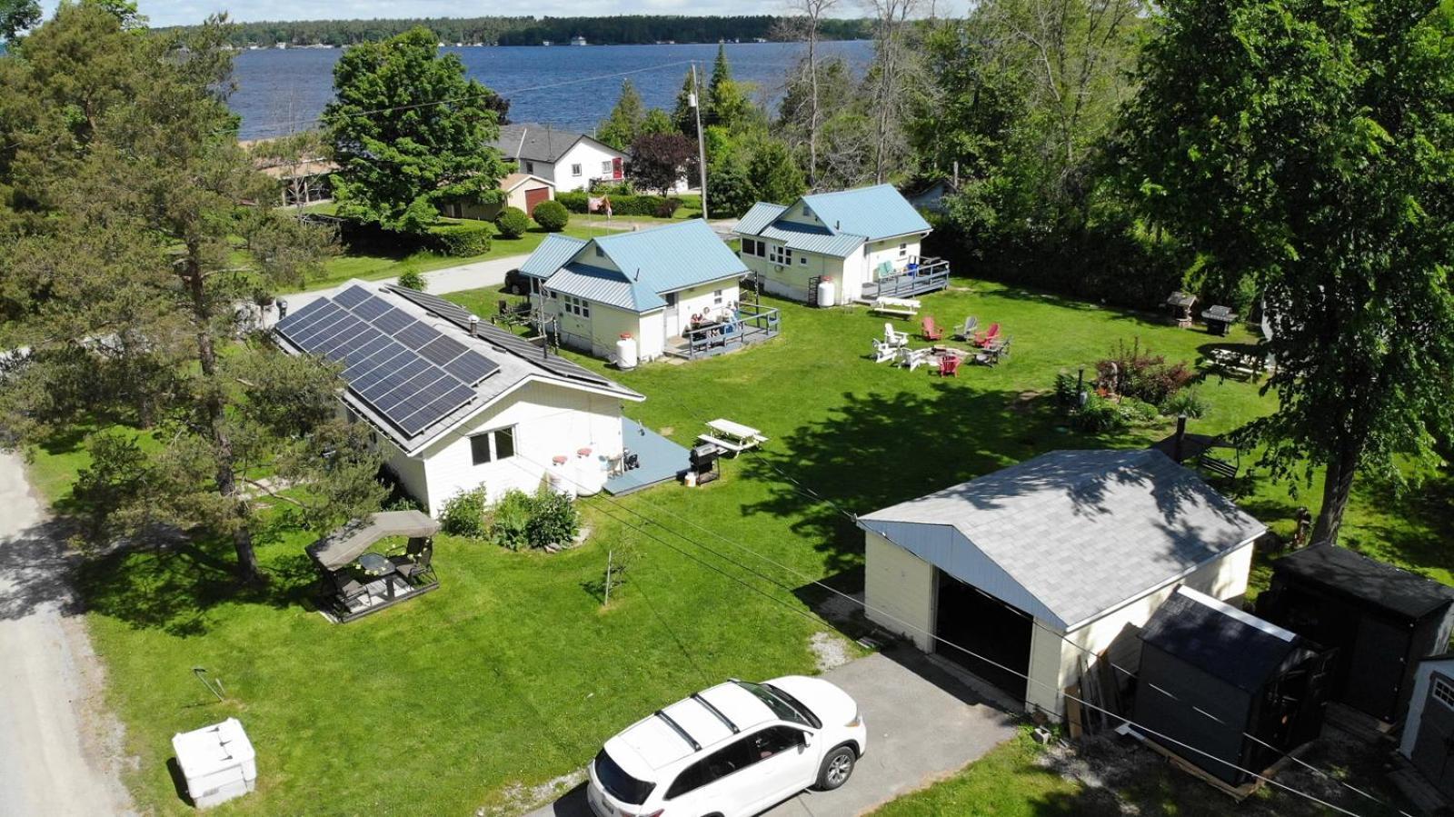 Fun Place With A Sandy Beach For Swimming, Boating, And Fishing, Featuring 3 Available Cabins Fenelon Falls Kültér fotó