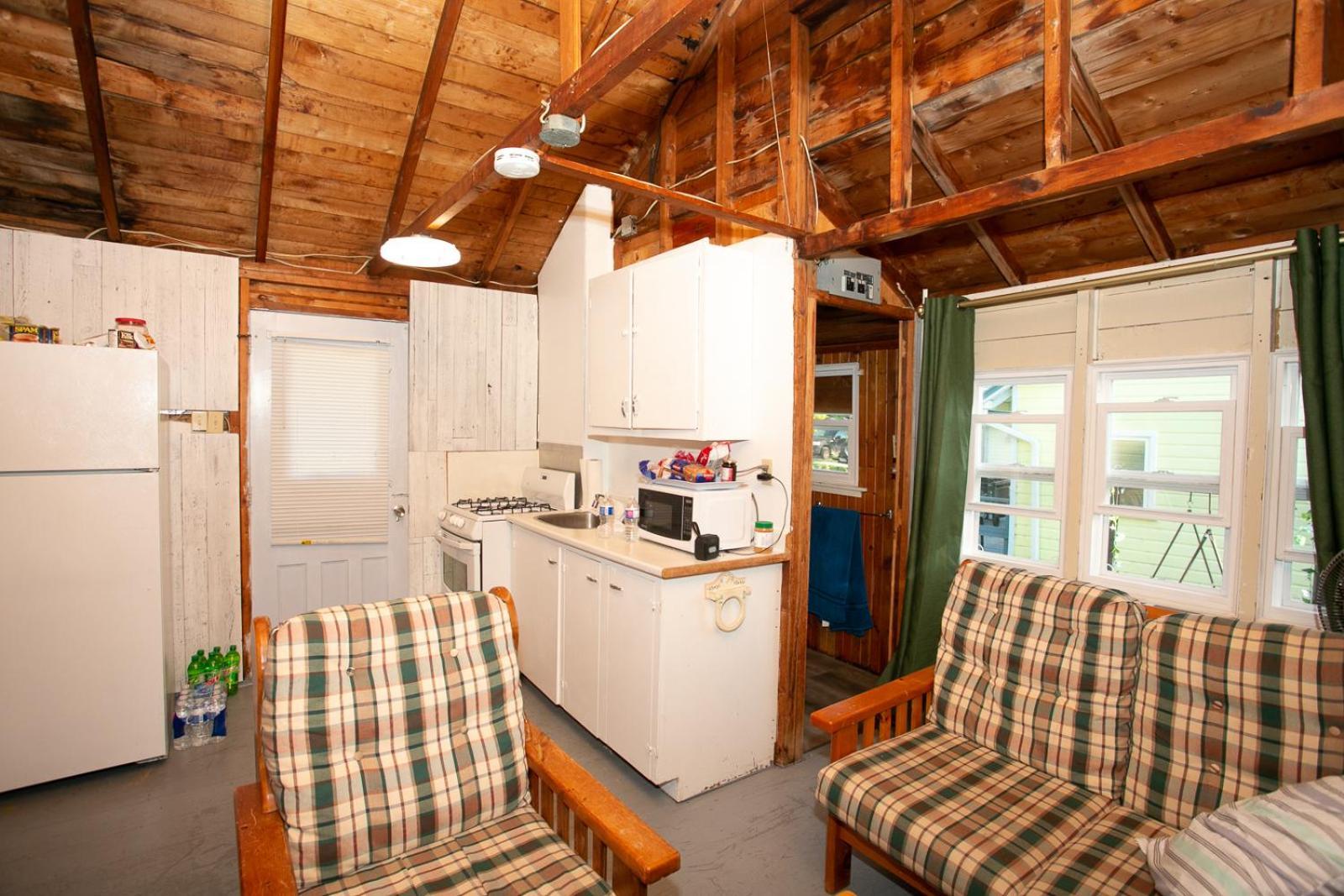 Fun Place With A Sandy Beach For Swimming, Boating, And Fishing, Featuring 3 Available Cabins Fenelon Falls Kültér fotó