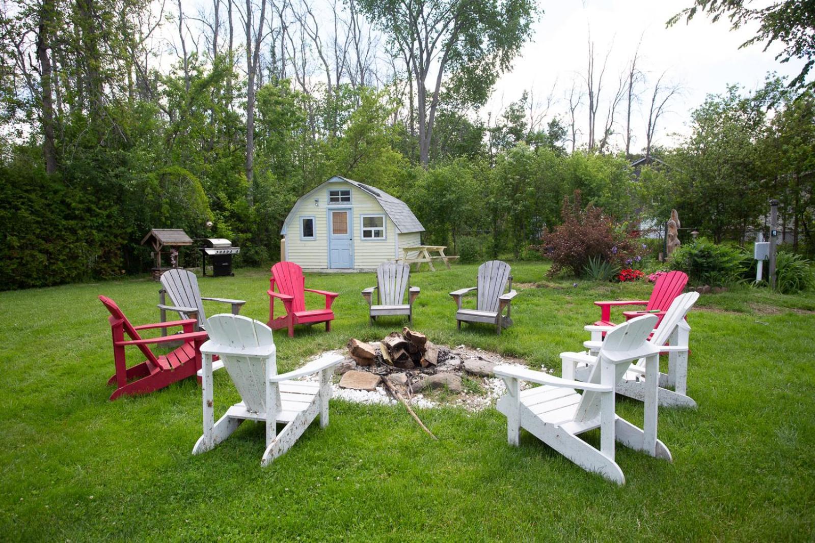 Fun Place With A Sandy Beach For Swimming, Boating, And Fishing, Featuring 3 Available Cabins Fenelon Falls Kültér fotó