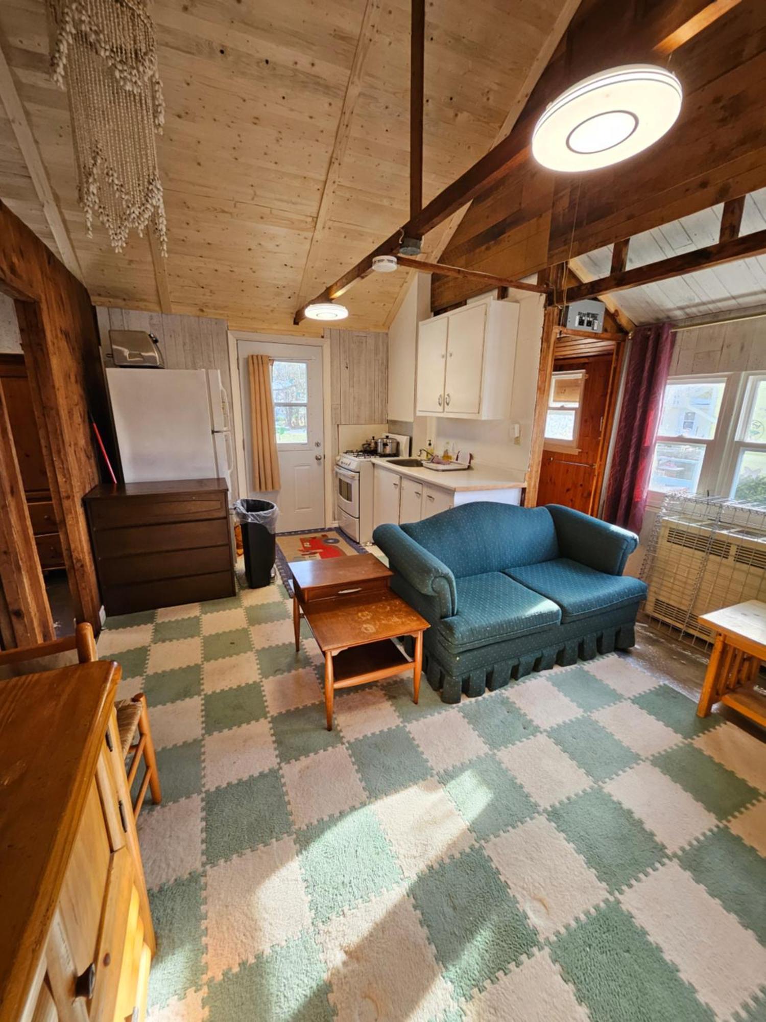 Fun Place With A Sandy Beach For Swimming, Boating, And Fishing, Featuring 3 Available Cabins Fenelon Falls Kültér fotó