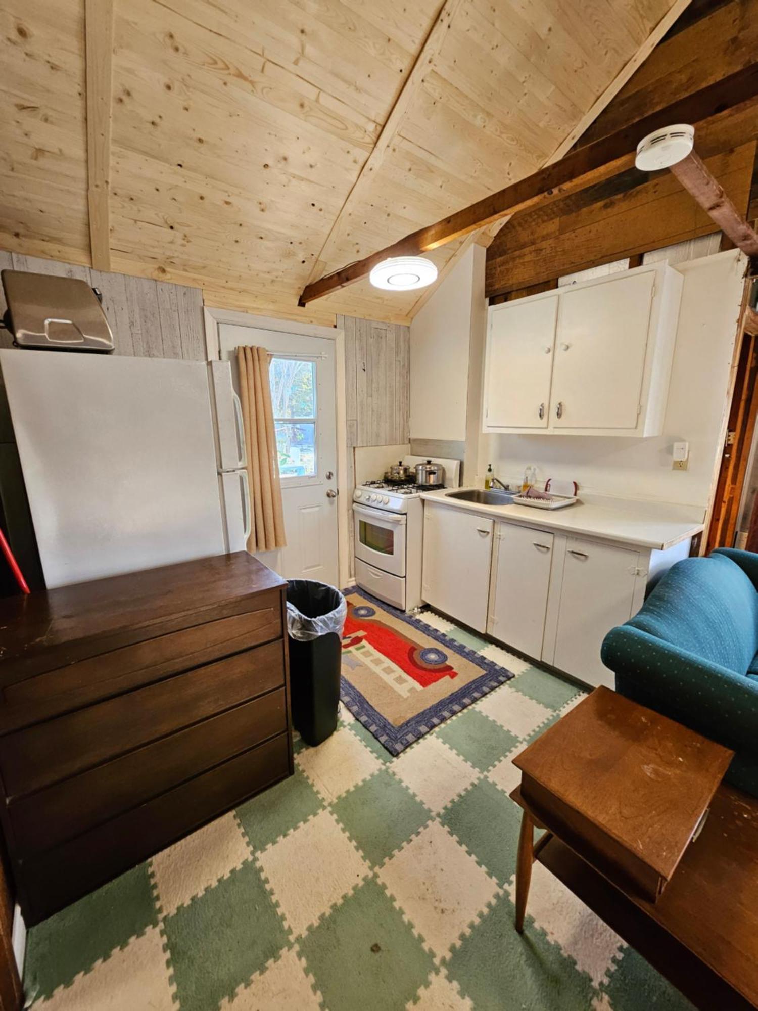 Fun Place With A Sandy Beach For Swimming, Boating, And Fishing, Featuring 3 Available Cabins Fenelon Falls Kültér fotó