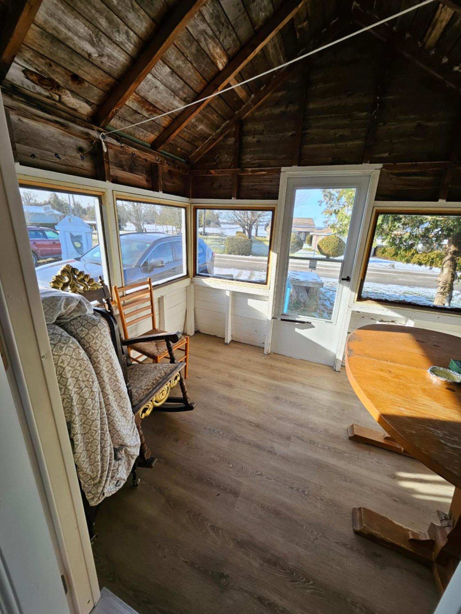 Fun Place With A Sandy Beach For Swimming, Boating, And Fishing, Featuring 3 Available Cabins Fenelon Falls Kültér fotó